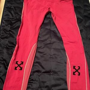Off-White Pink Leggings set with Black Arrow Motif